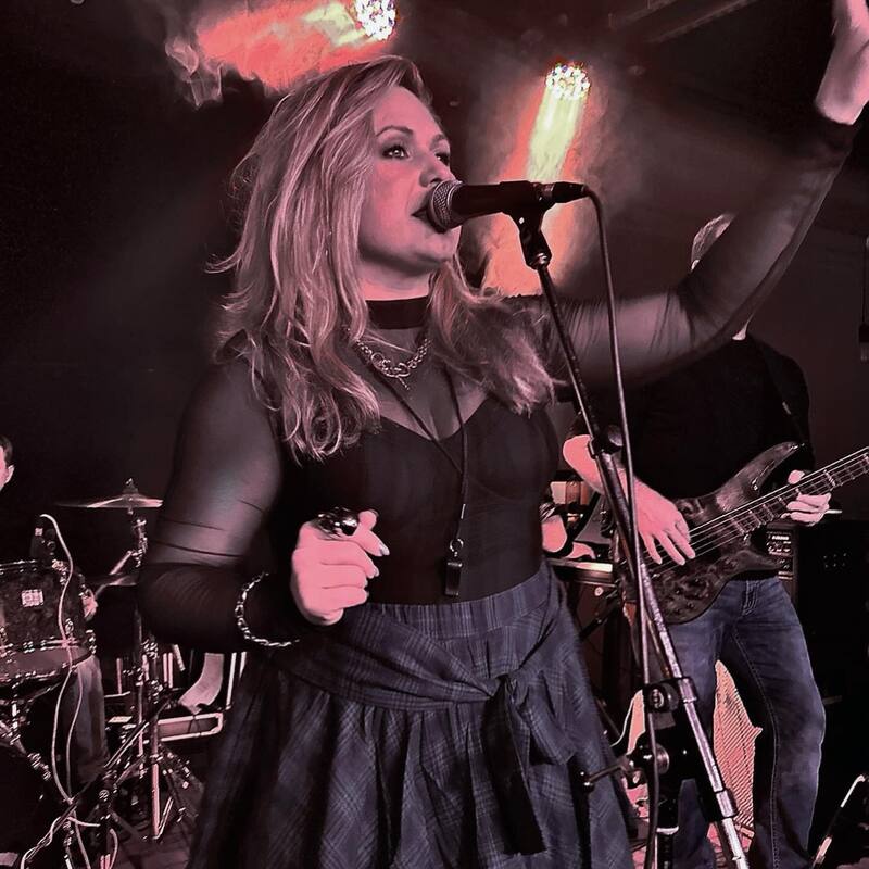 Melissa Mannett Mascara Band SK